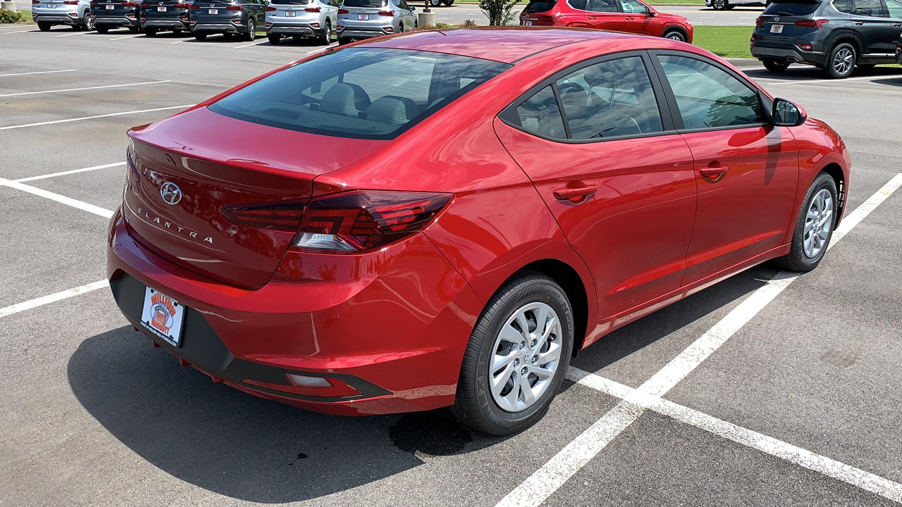 New 2020 Hyundai Elantra 4d Sedan SE Front Wheel Drive 4dr Car in ...